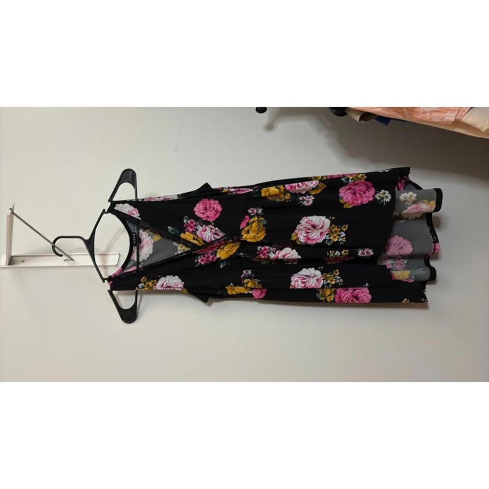 Torrid Black Floral Sleeveless Shirt Size 00 (Medium)- W15